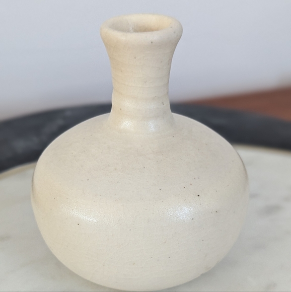 Vintage Small Studio Pottery Hand Painted Vase - Picture 6 of 7